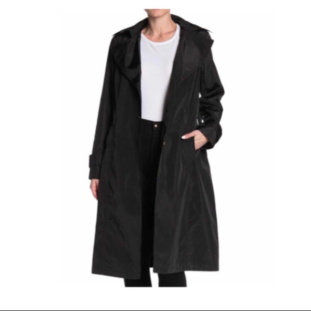 NWT Via spiga belted Trench coat Color Black. Sz M
